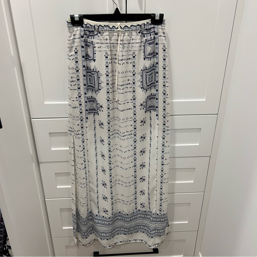 BCBG Runway long Skirt